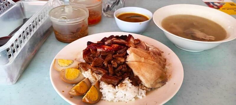 公益茶室的烧肉鸡饭